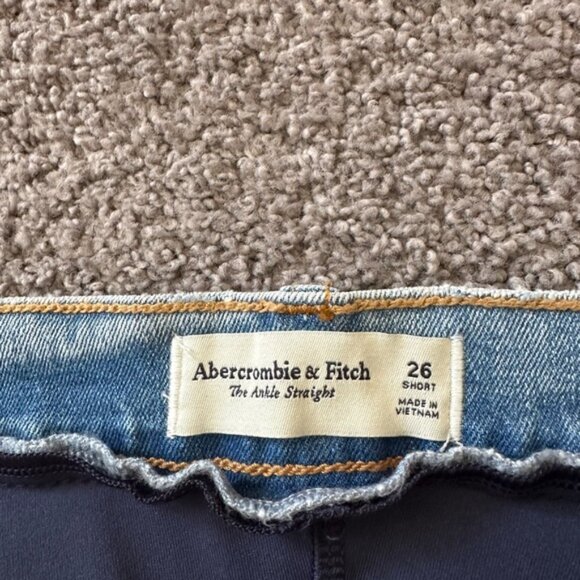 NWT: Abercrombie Ankle Straight Maternity Jeans - Picture 3 of 8